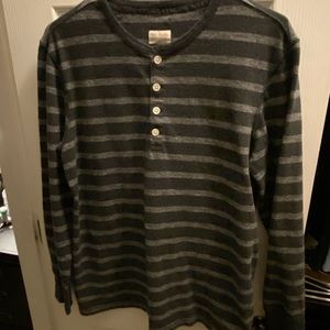 Merona size: M long sleeve w/top buttons